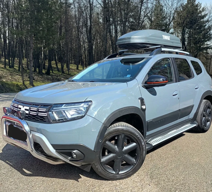 Dacia Duster 2023 — фото 1, купить с доставкой в Москву