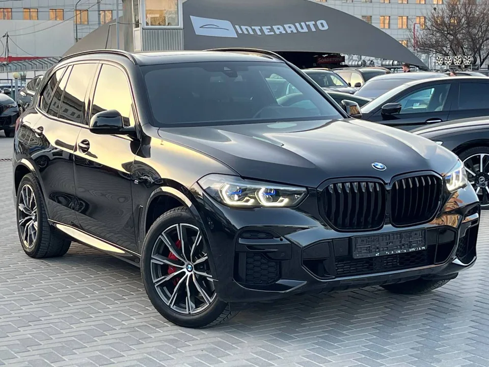 BMW X5 2022 — фото 1, купить с доставкой в Москву