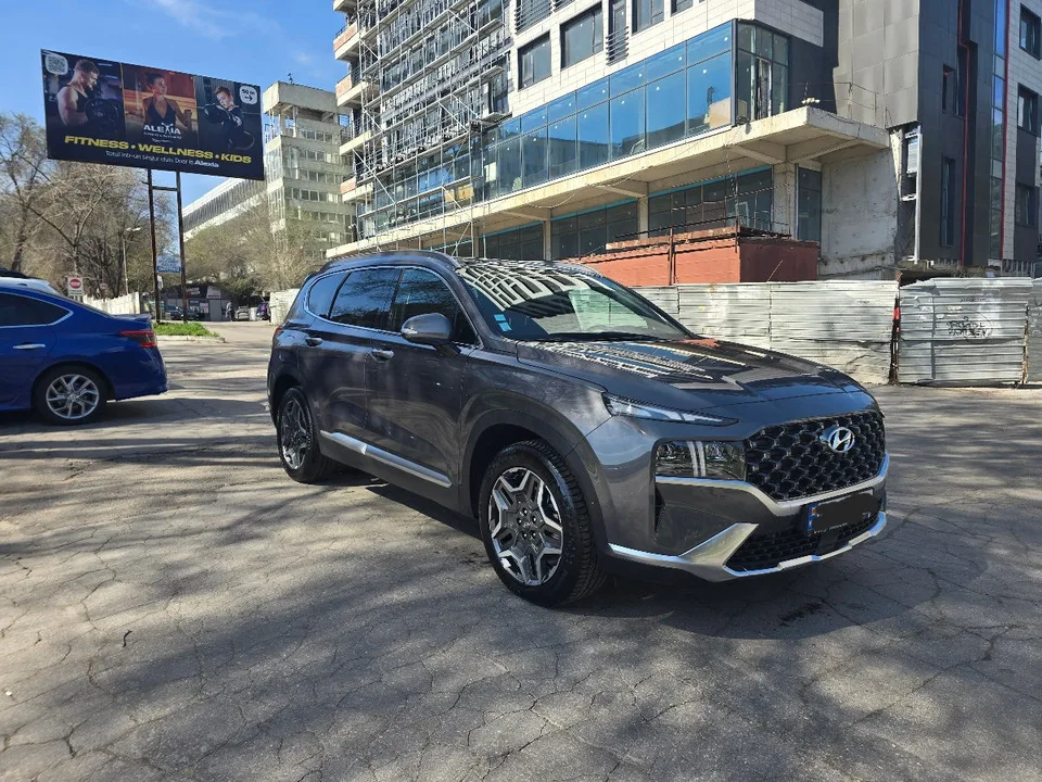 Hyundai SantaFe 2023 — фото 1, купить с доставкой в Москву