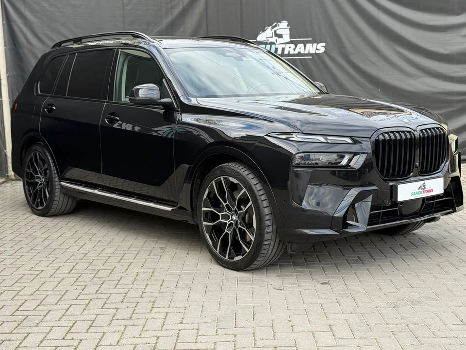 BMW X7 2023 — фото 1, купить с доставкой в Москву