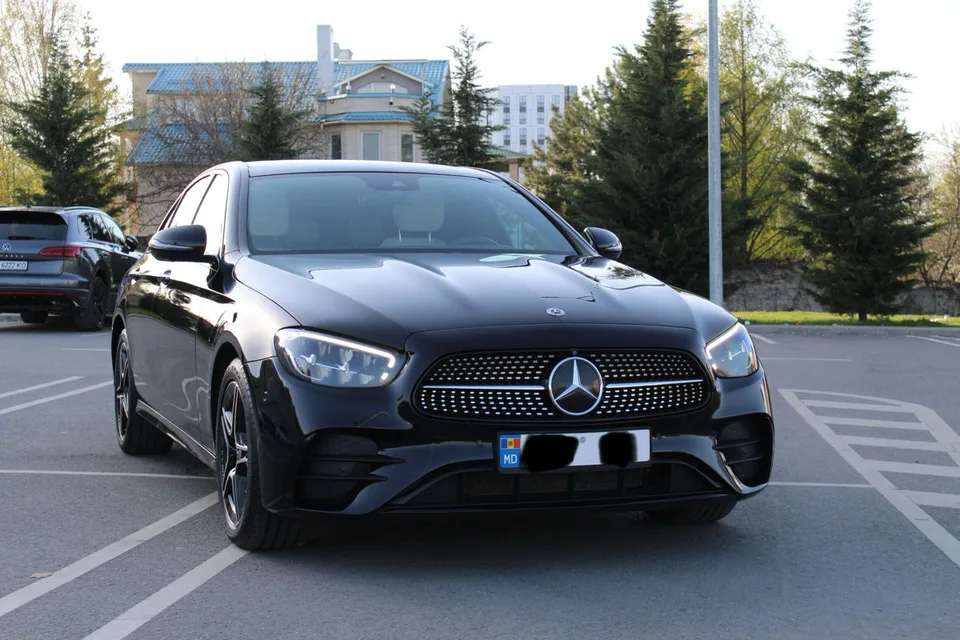 Mercedes-Benz E-Class 2023 — фото 1, купить с доставкой в Москву