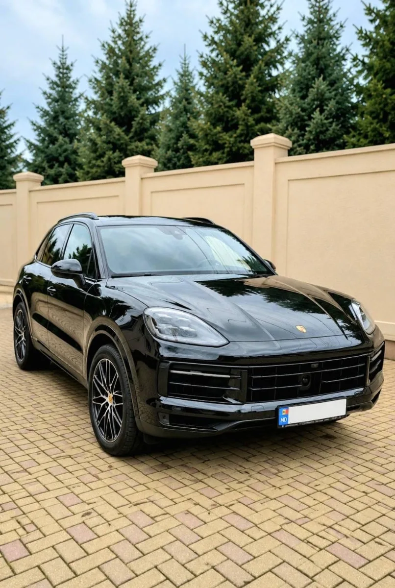 Porsche Cayenne 2025 — фото 1, купить с доставкой в Москву