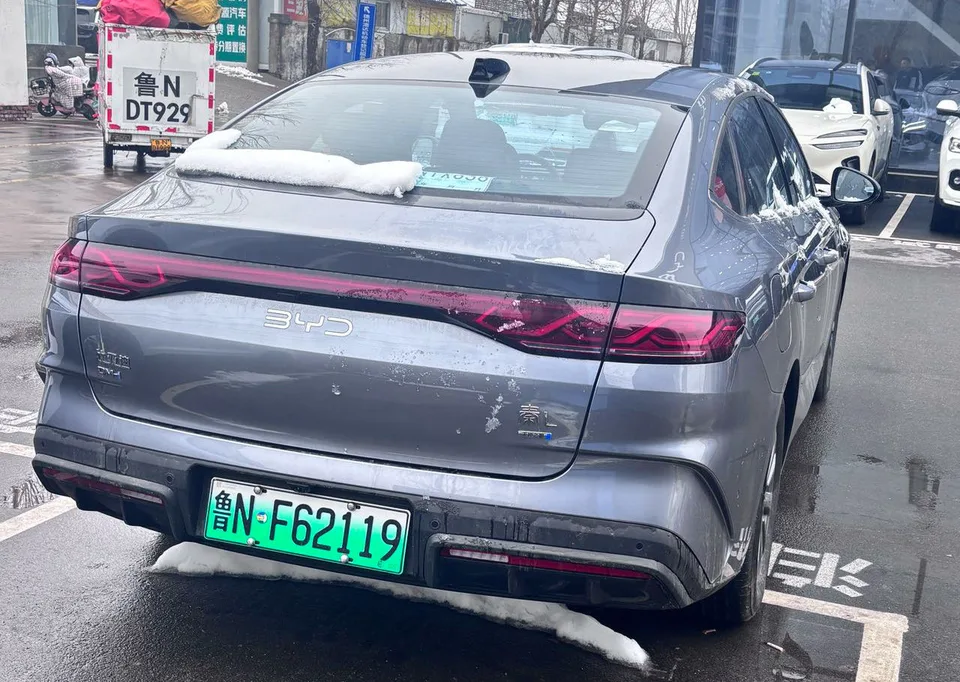 BYD Qin 2025 — фото 1, купить с доставкой в Москву