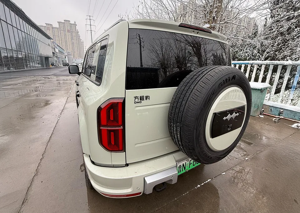 BYD Leopard 5 2025 — фото 1, купить с доставкой в Москву