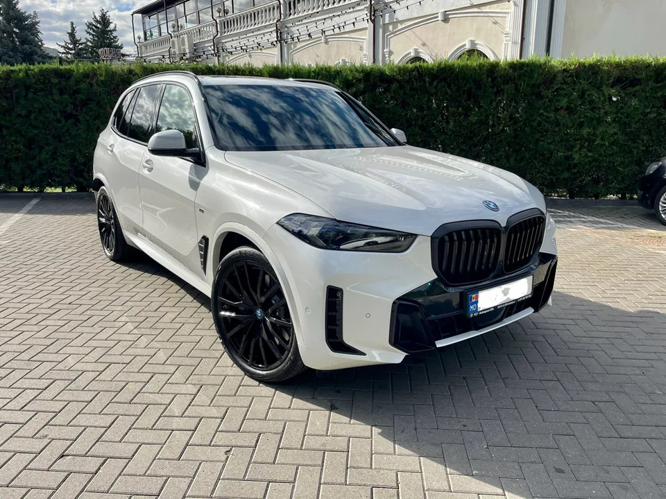 BMW X5 2024 — фото 1, купить с доставкой в Москву