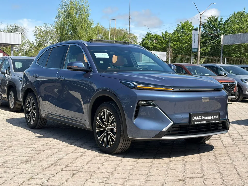 Geely EX5 EM-i 2026 — фото 1, купить с доставкой в Москву