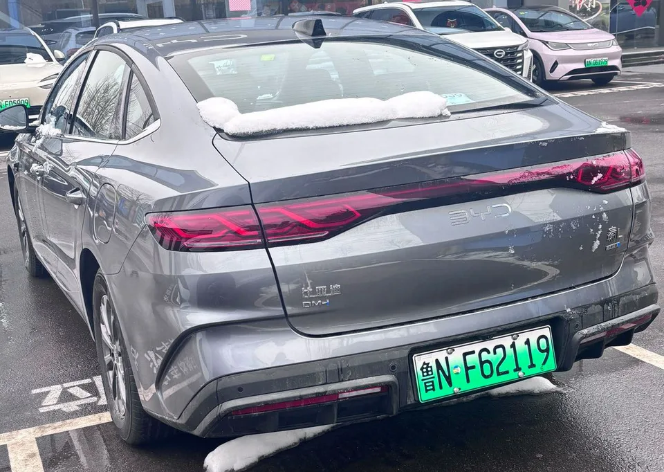 BYD Qin 2025 — фото 1, купить с доставкой в Москву