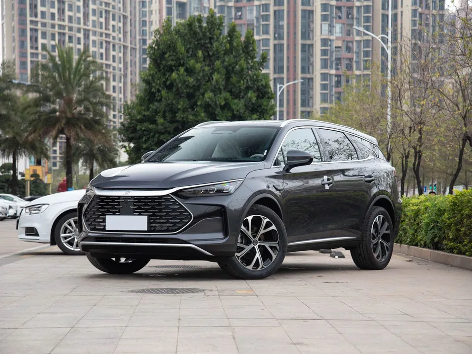 BYD Tang 2025 — фото 1, купить с доставкой в Москву
