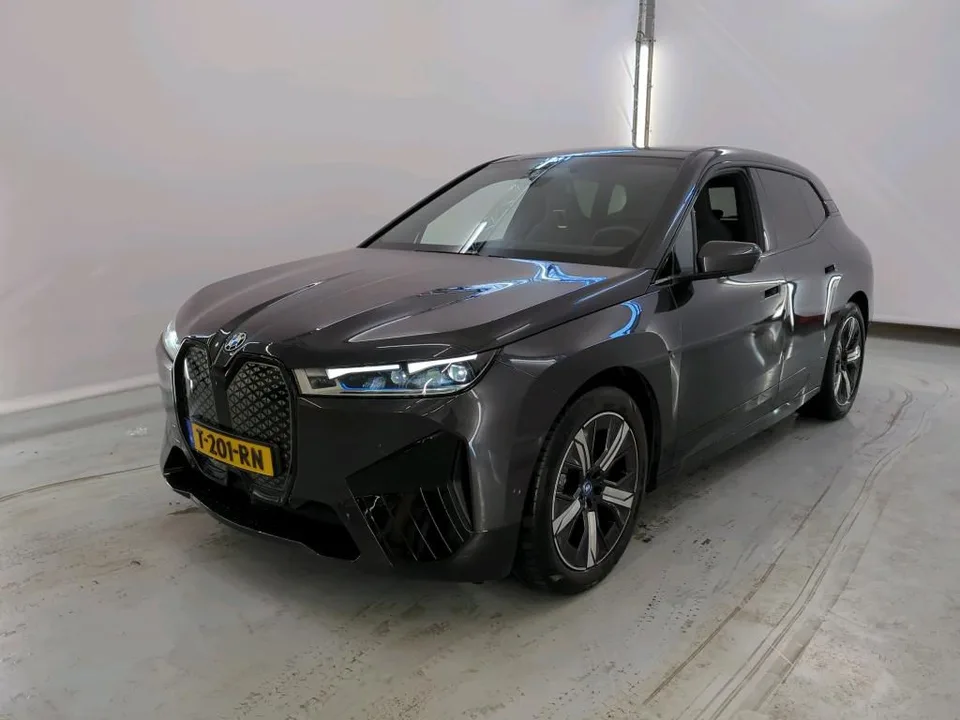 BMW iX 2023 — фото 1, купить с доставкой в Москву