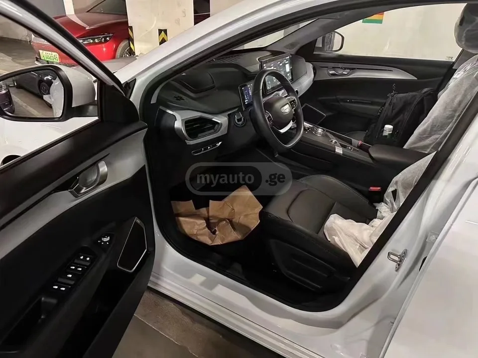 Geely Geometry C 2023 — миниатюра 4