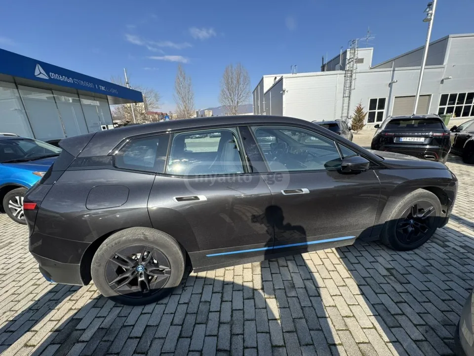 BMW IX Drive40 2023 — миниатюра 5