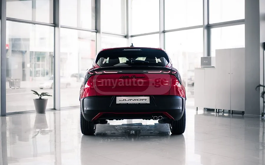 Alfa Romeo Junior 2026 — миниатюра 4