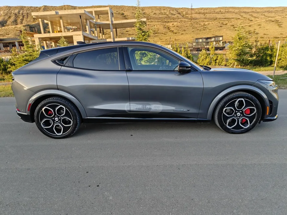 Ford Mustang Mach-E GT 4dr All-Wheel Drive Automat 2023 — миниатюра 3