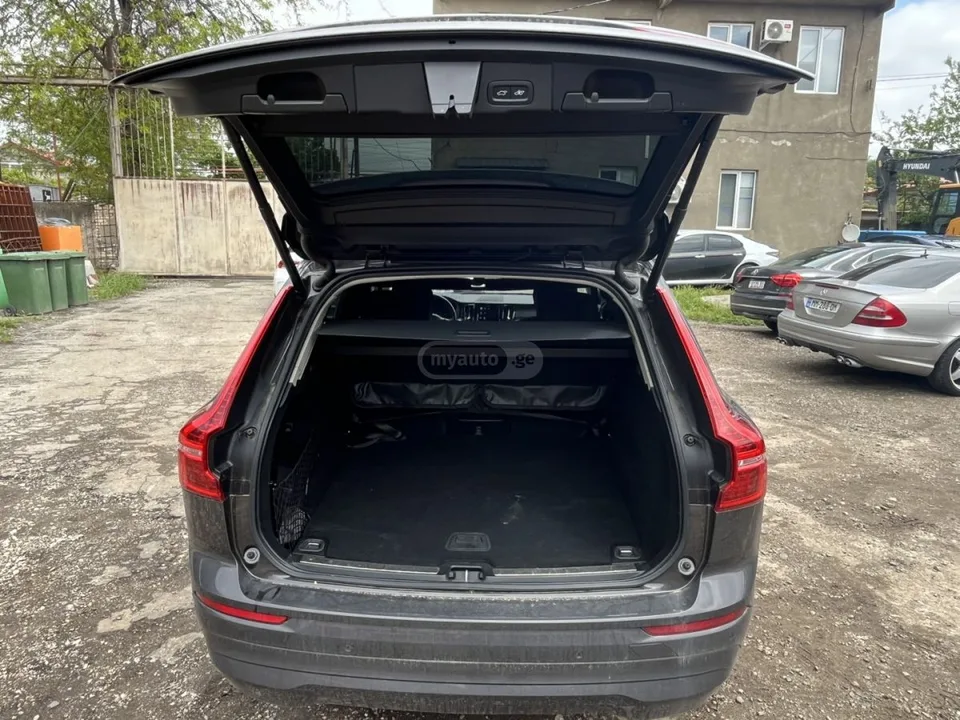Volvo XC 60 2022 — миниатюра 3