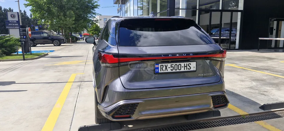 Lexus RX 500 2023 — миниатюра 3