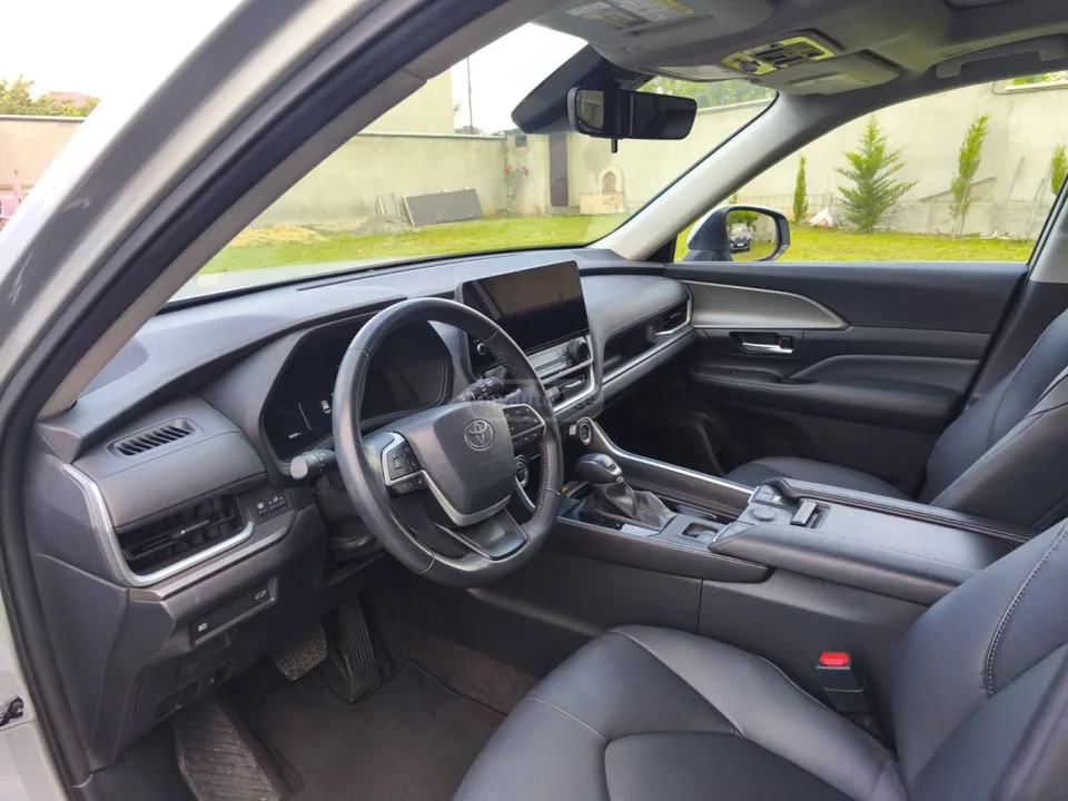 Toyota Grand Highlander XLE Hybrid 2023 — миниатюра 5