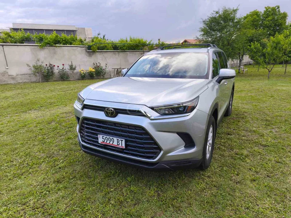 Toyota Grand Highlander XLE Hybrid 2023 — фото 1, купить с доставкой в Москву