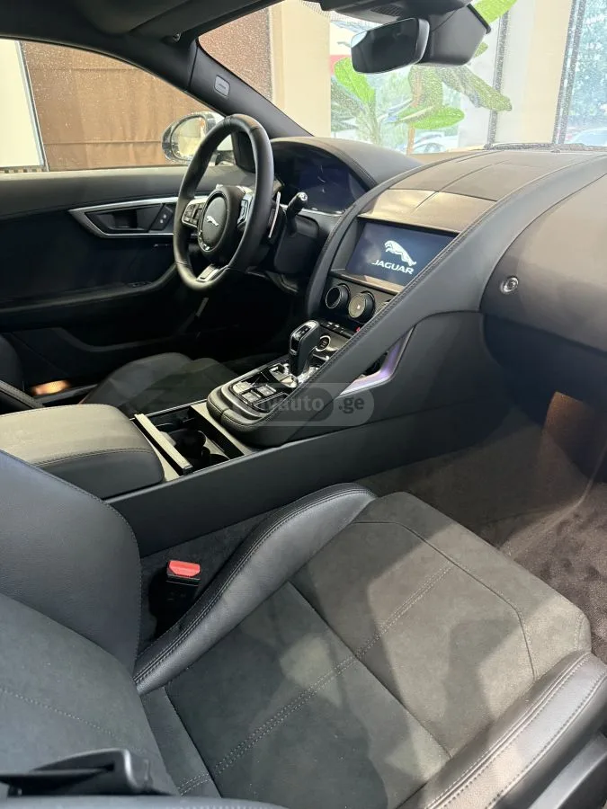 Jaguar F-Type 2023 — миниатюра 5
