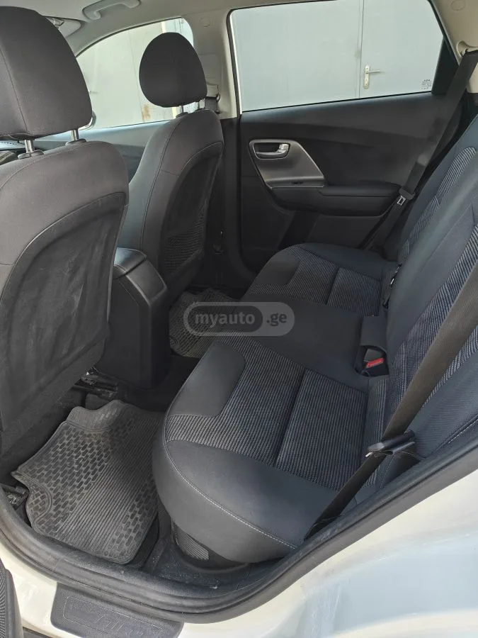 Kia Niro 2022 — миниатюра 3