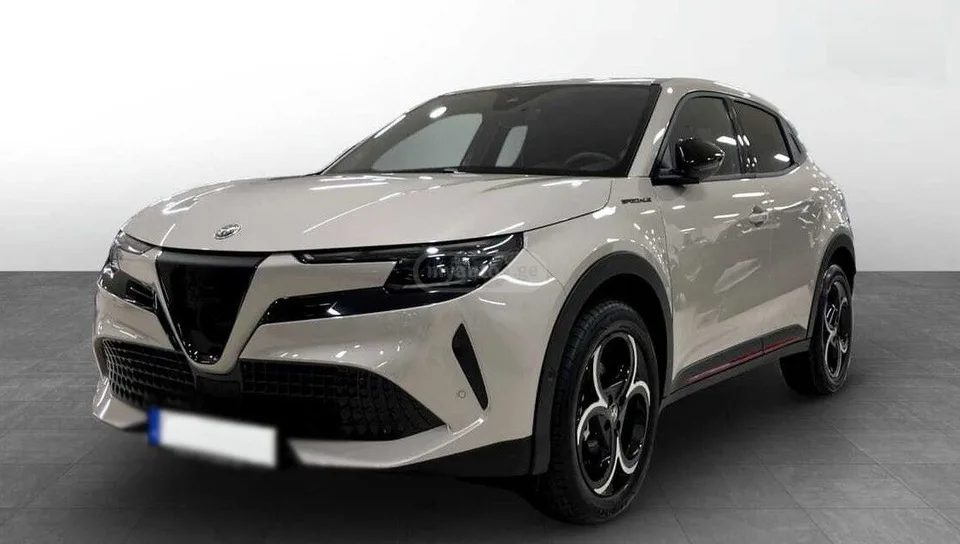 Alfa Romeo Junior 2025 — миниатюра 4