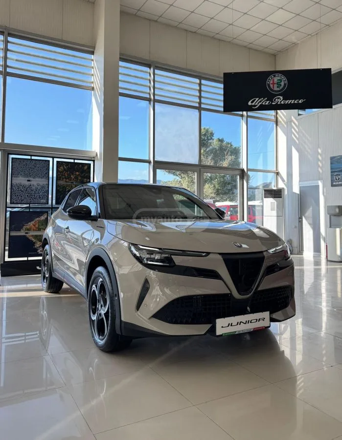 Alfa Romeo Junior 2025 — фото 1, купить с доставкой в Москву