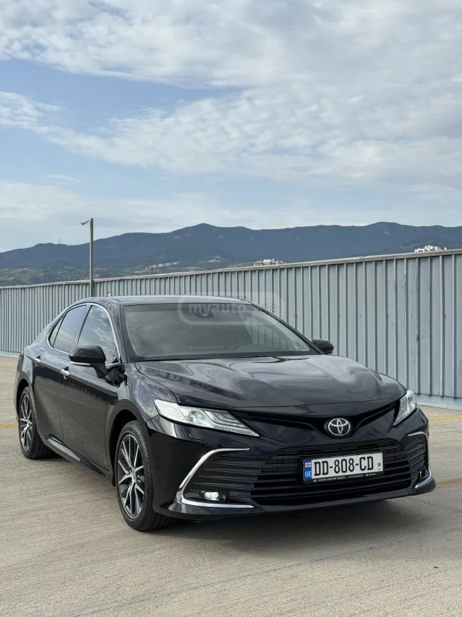 Toyota Camry 2023 — миниатюра 2