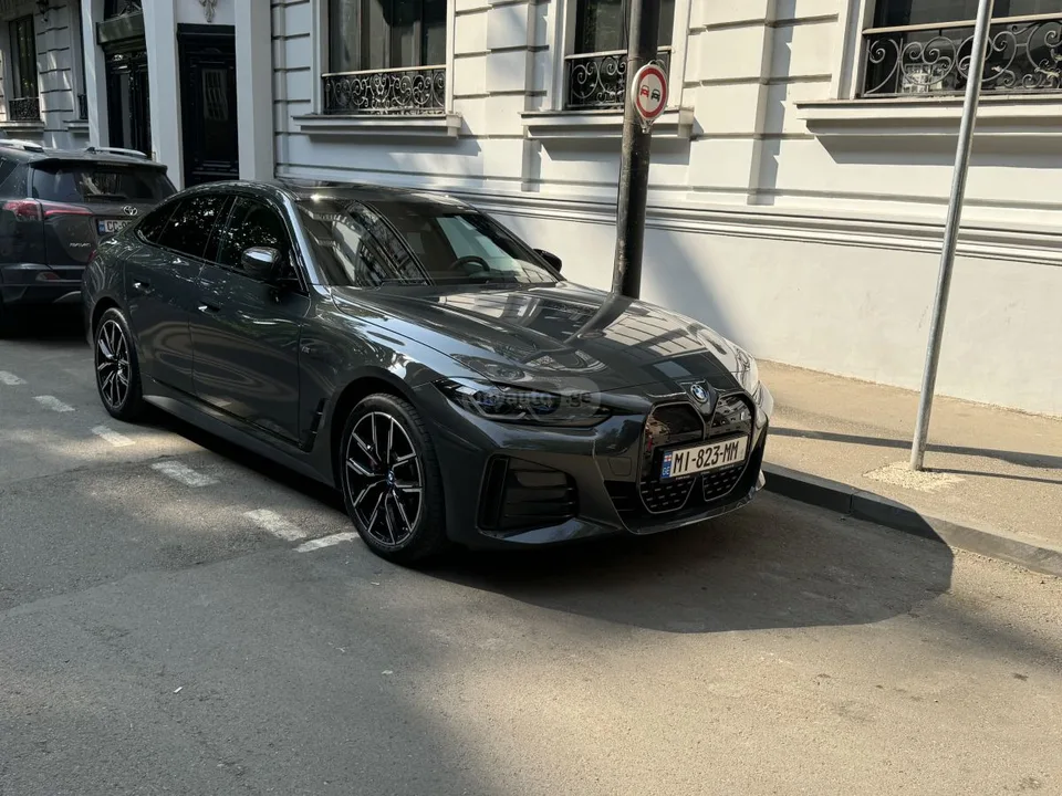 BMW i4 2023 — фото 1, купить с доставкой в Москву