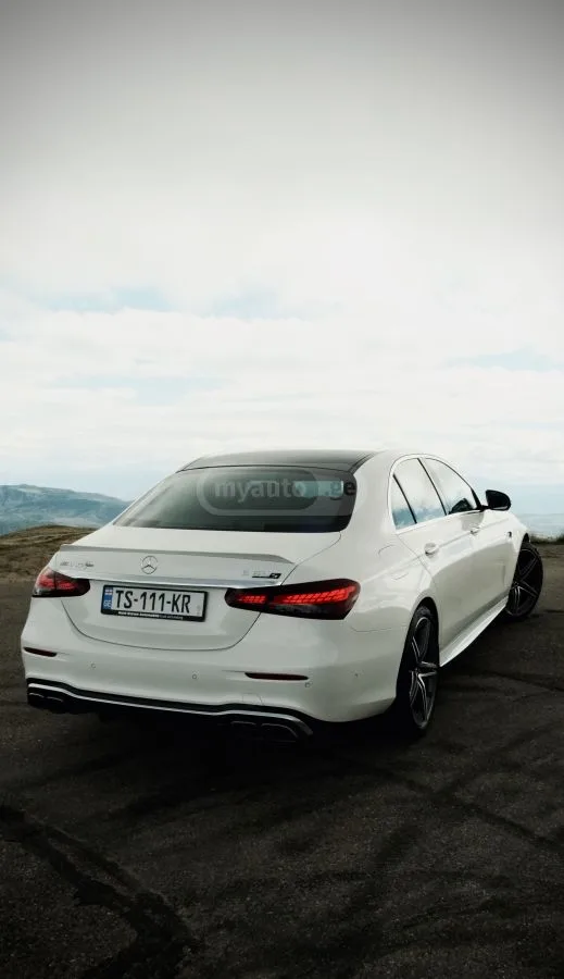 Mercedes-Benz E 63 AMG 2022 — миниатюра 3