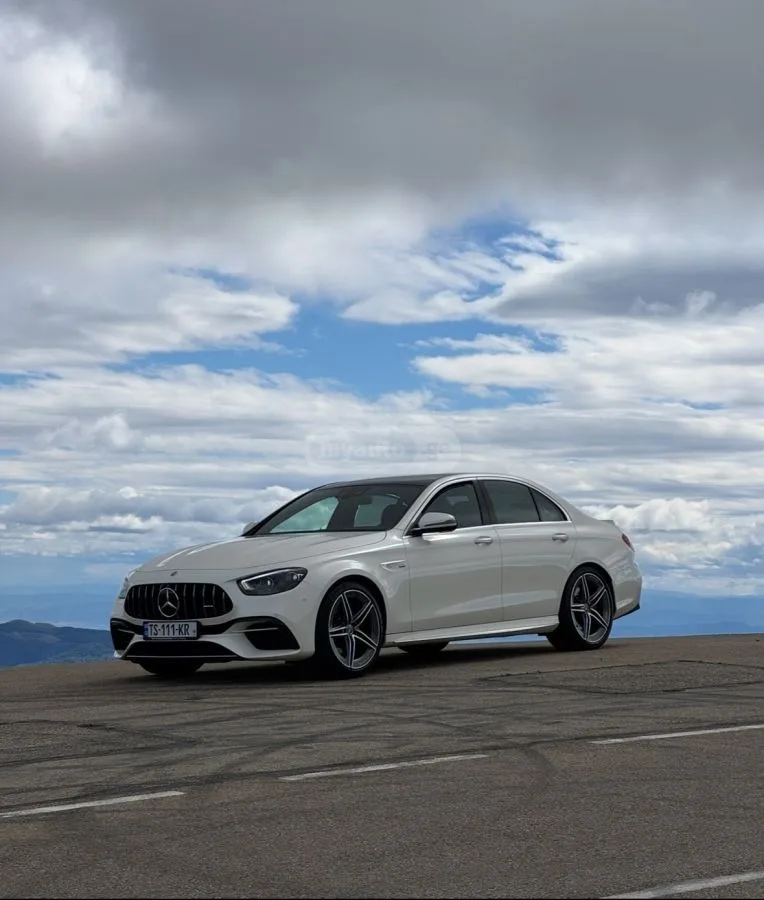 Mercedes-Benz E 63 AMG 2022 — миниатюра 4