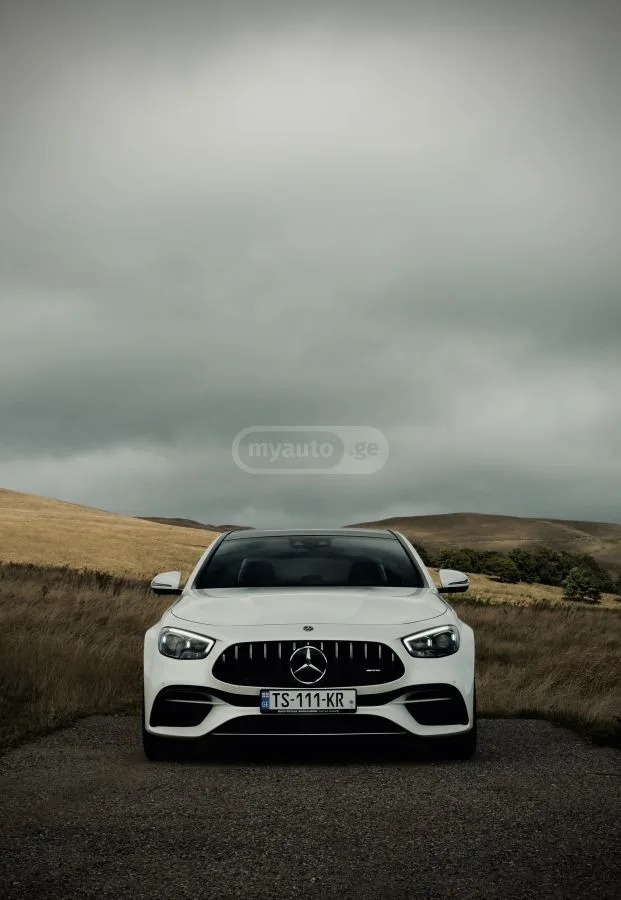 Mercedes-Benz E 63 AMG 2022 — фото 1, купить с доставкой в Москву