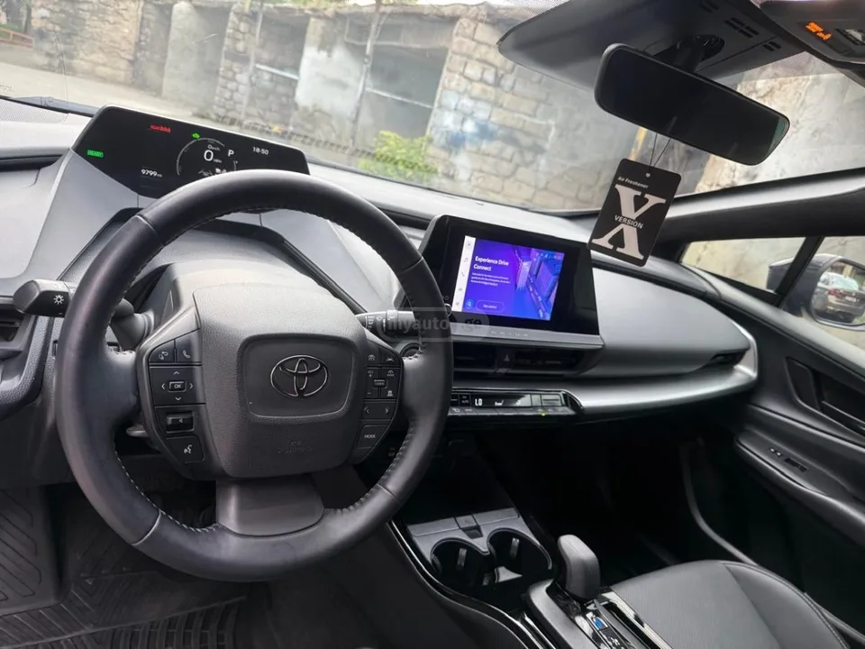Toyota Prius LE 5dr Front-Wheel Drive Hatch 2023 — миниатюра 3