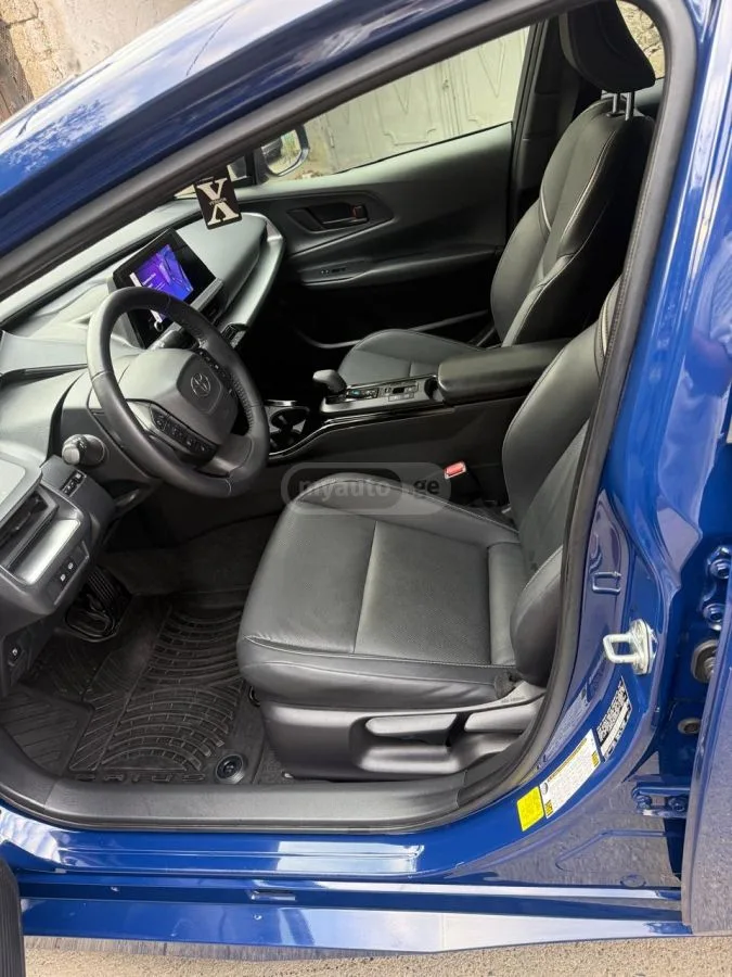 Toyota Prius LE 5dr Front-Wheel Drive Hatch 2023 — миниатюра 5