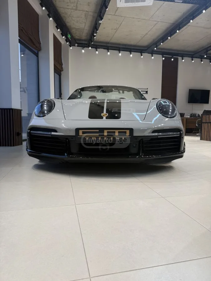 Porsche 911 2022 — миниатюра 2
