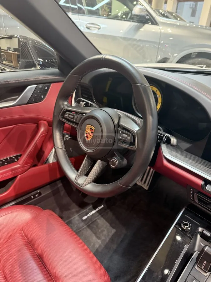 Porsche 911 2022 — миниатюра 4