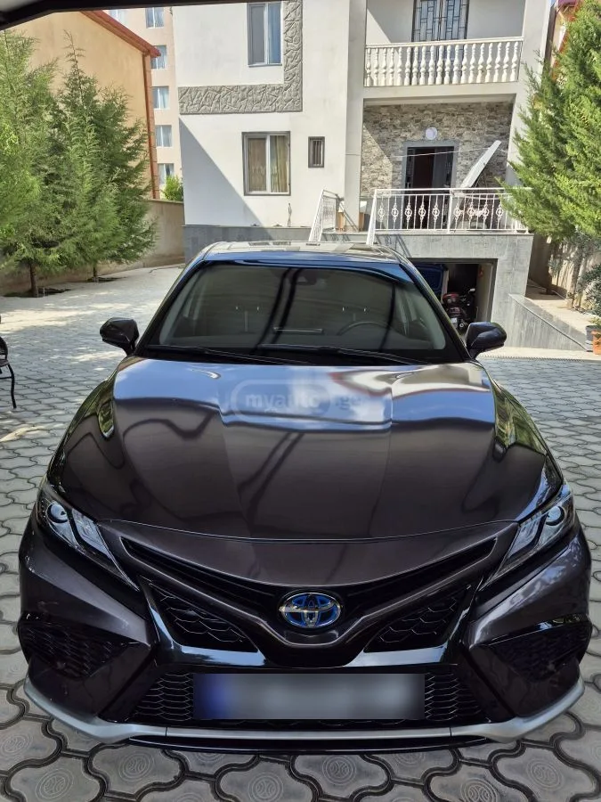 Toyota Camry 2023 — фото 1, купить с доставкой в Москву