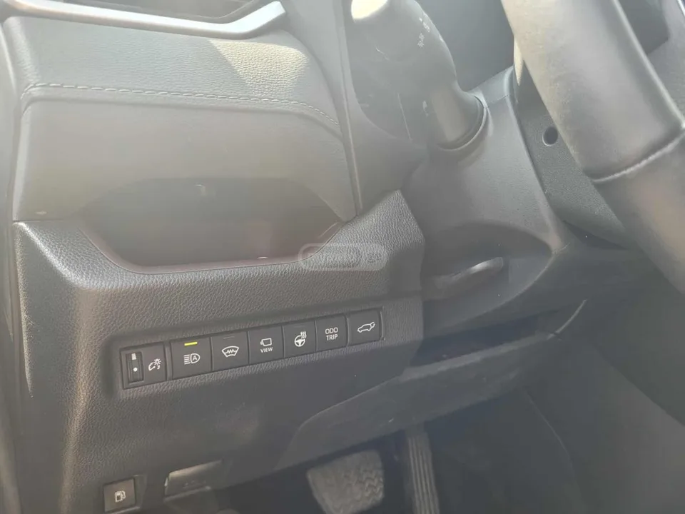 Toyota RAV 4 Limited 4dr All-Wheel Drive Au 2023 — миниатюра 3