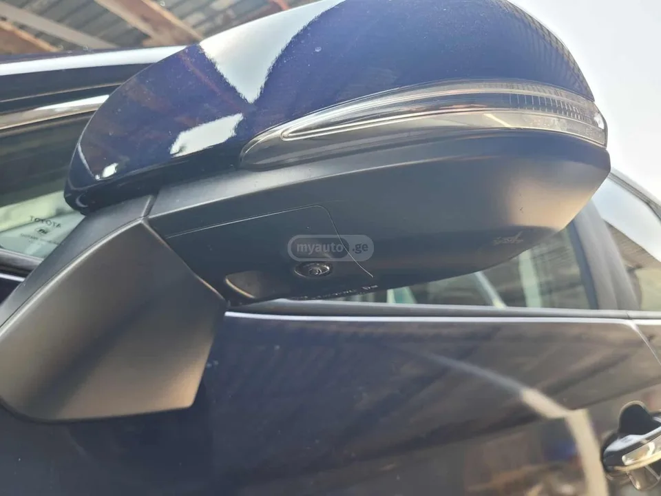 Toyota RAV 4 Limited 4dr All-Wheel Drive Au 2023 — миниатюра 4
