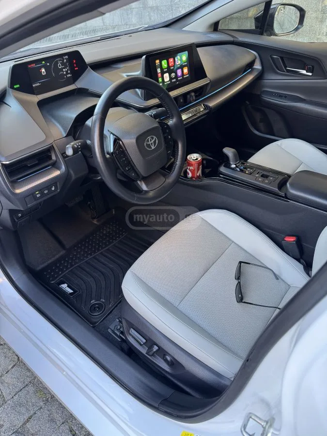 Toyota Prius XLE 5dr Front-Wheel Drive Hatc 2023 — миниатюра 5