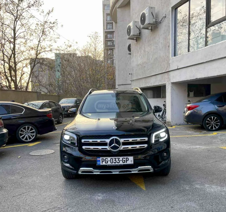 Mercedes-Benz GLB 250 2023 — фото 1, купить с доставкой в Москву