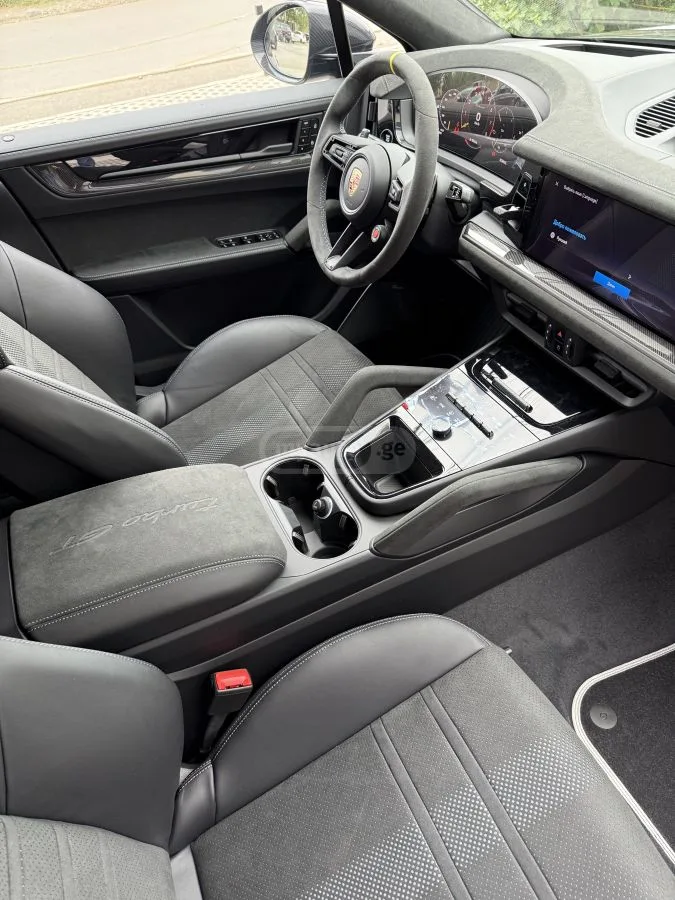 Porsche Cayenne 2025 — миниатюра 3