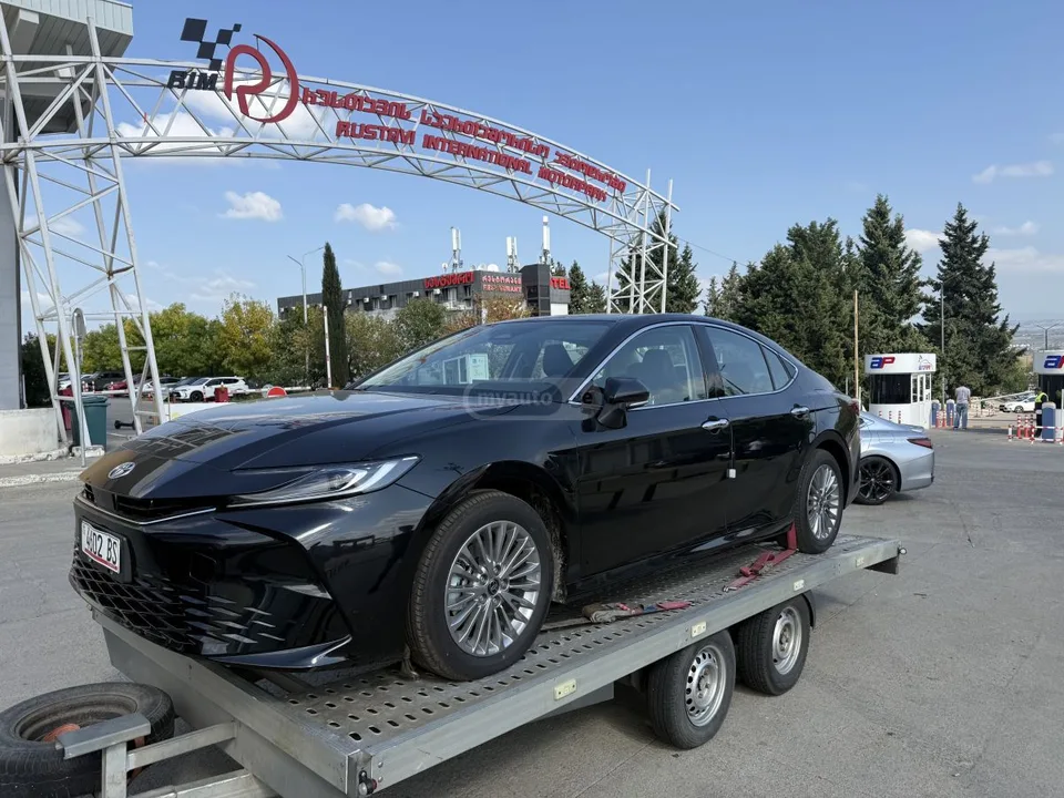 Toyota Camry 2.0 2025 — фото 1, купить с доставкой в Москву