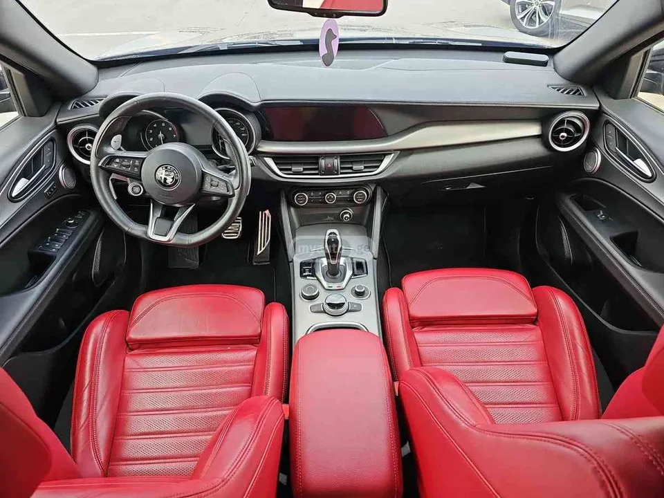 Alfa Romeo Stelvio Veloce 2023 — миниатюра 3