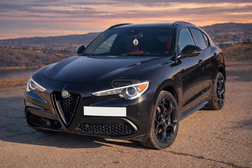 Alfa Romeo Stelvio Veloce 2023 — фото 1, купить с доставкой в Москву