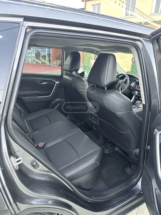 Toyota RAV4 XLE Premium 4dr All-Wheel Driv 2022 — миниатюра 5