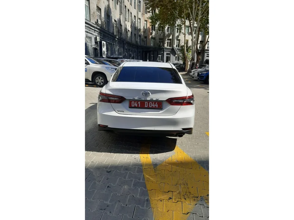 Toyota Camry 2023 — миниатюра 2