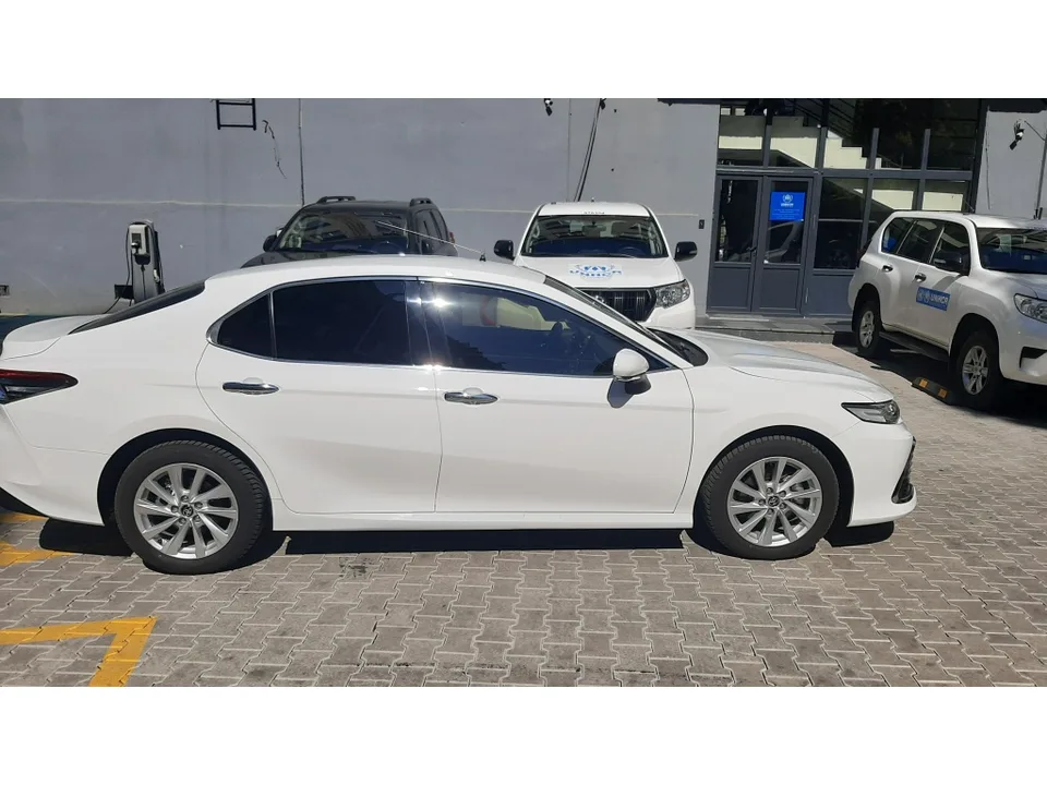 Toyota Camry 2023 — миниатюра 3