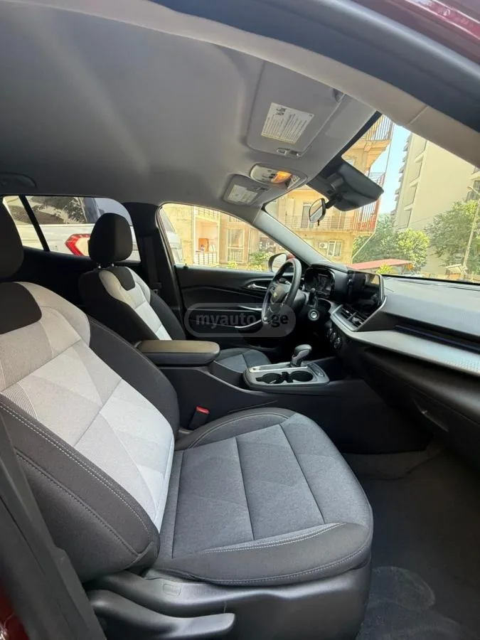 Chevrolet Trax Crossover LS Front Wheel Drive Automatic 2024 — миниатюра 3