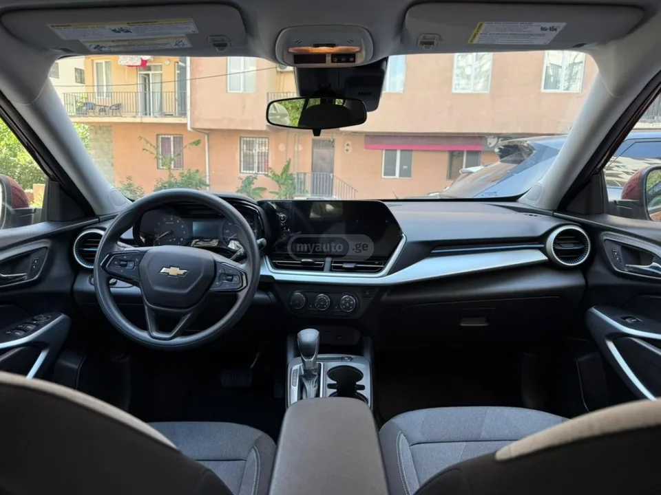Chevrolet Trax Crossover LS Front Wheel Drive Automatic 2024 — миниатюра 4