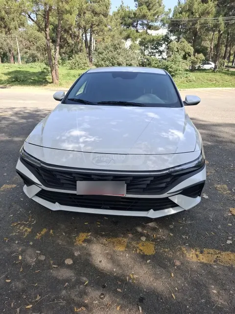 Hyundai Elantra 2024 купить в Москве