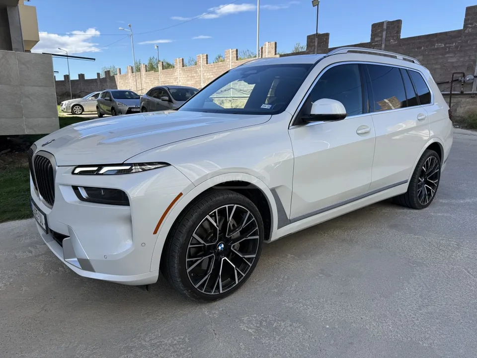 BMW X7 xDrive40i 4dr All-Wheel Drive 2023 — миниатюра 2